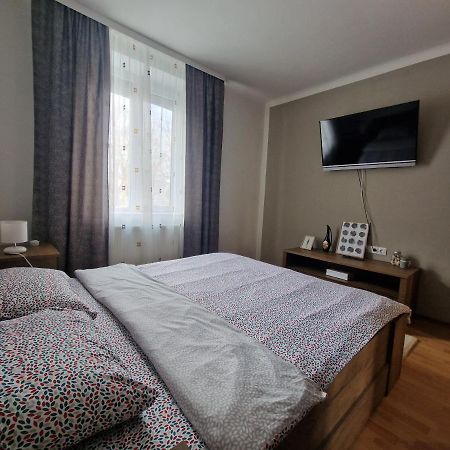 Best Apartment Хунедоара Екстериор снимка