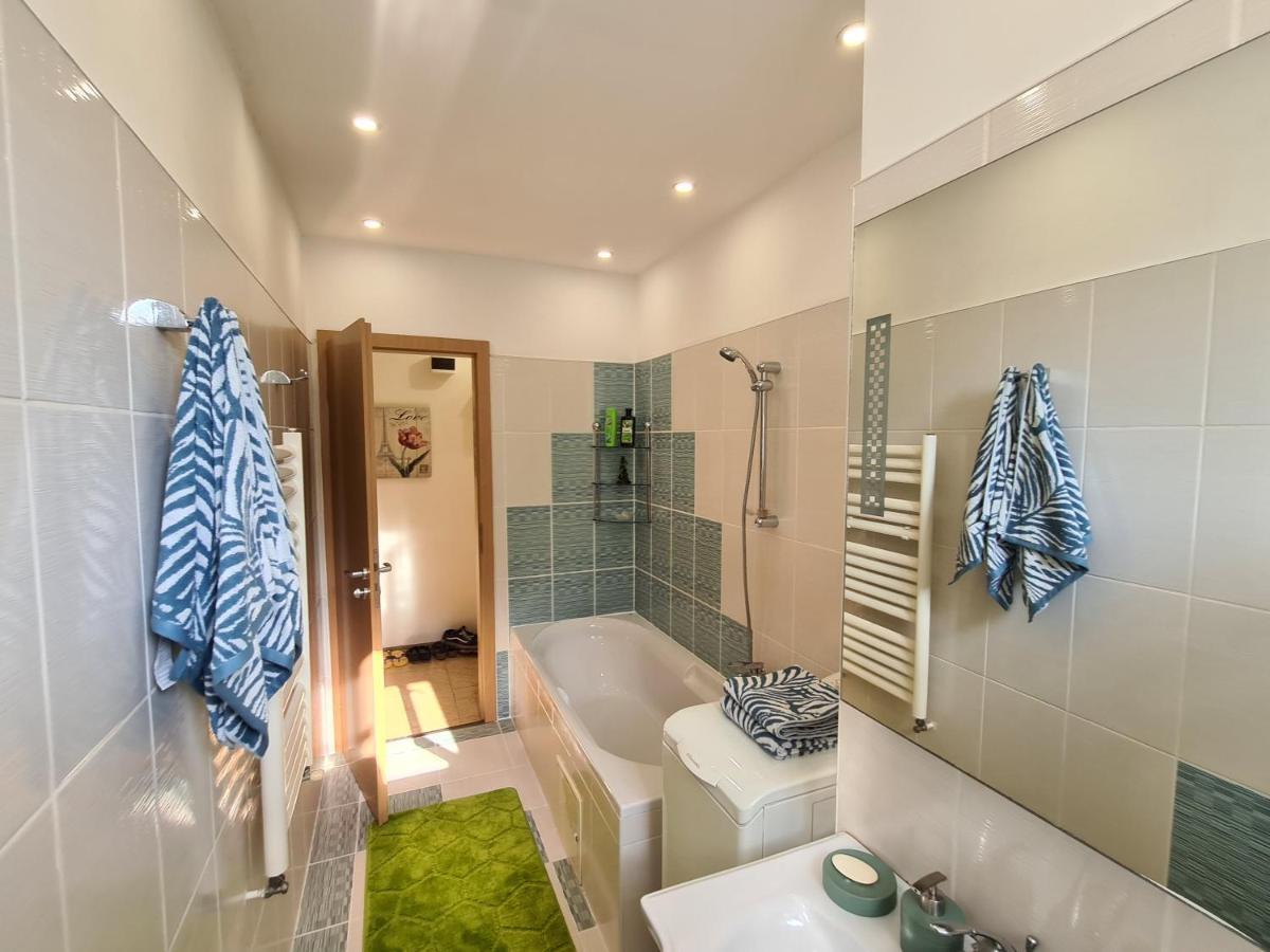 Best Apartment Хунедоара Екстериор снимка