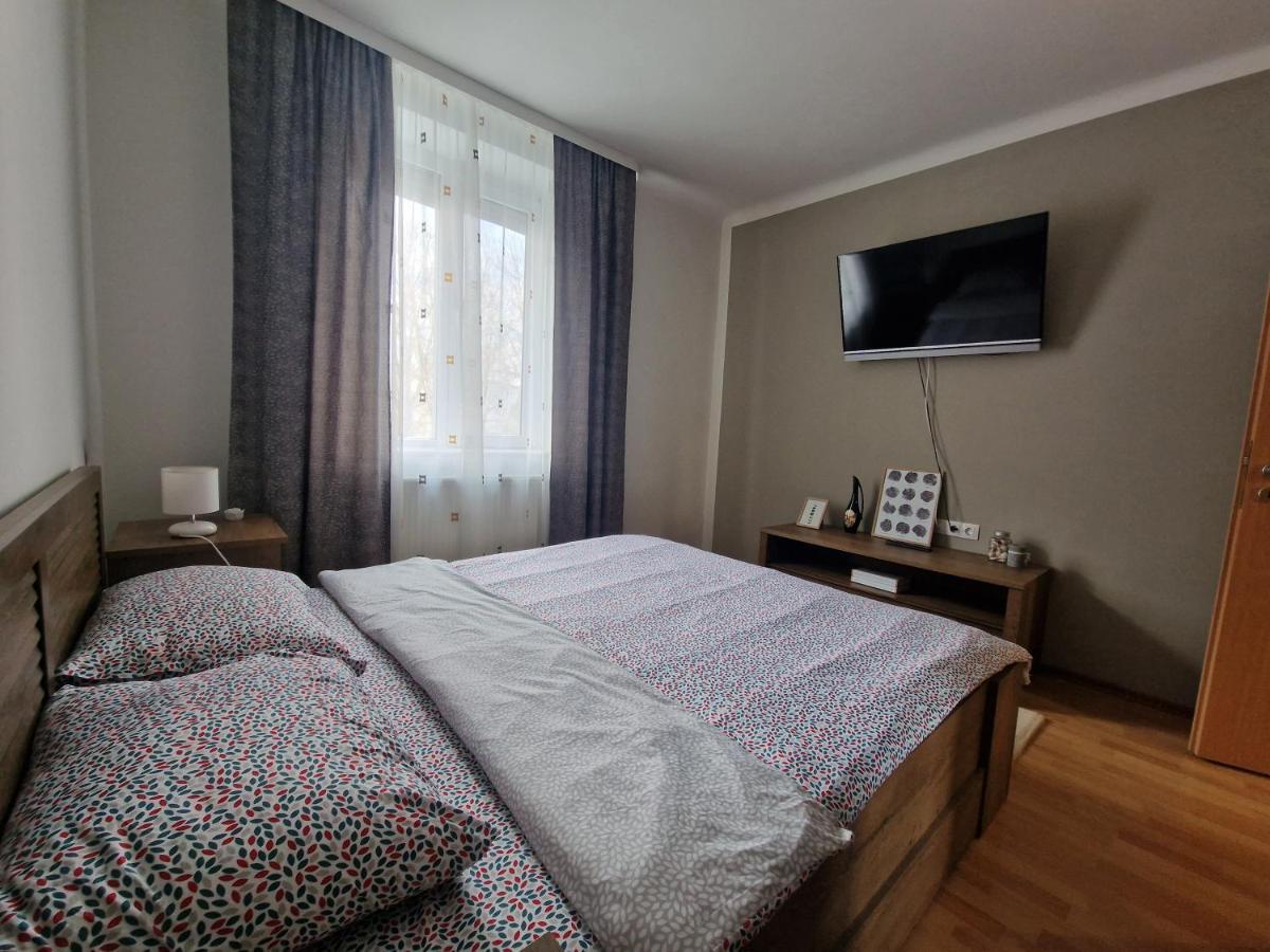 Best Apartment Хунедоара Екстериор снимка
